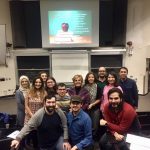 Efsanevi MIT'nin efsanevi oditoryumlarından birinde...